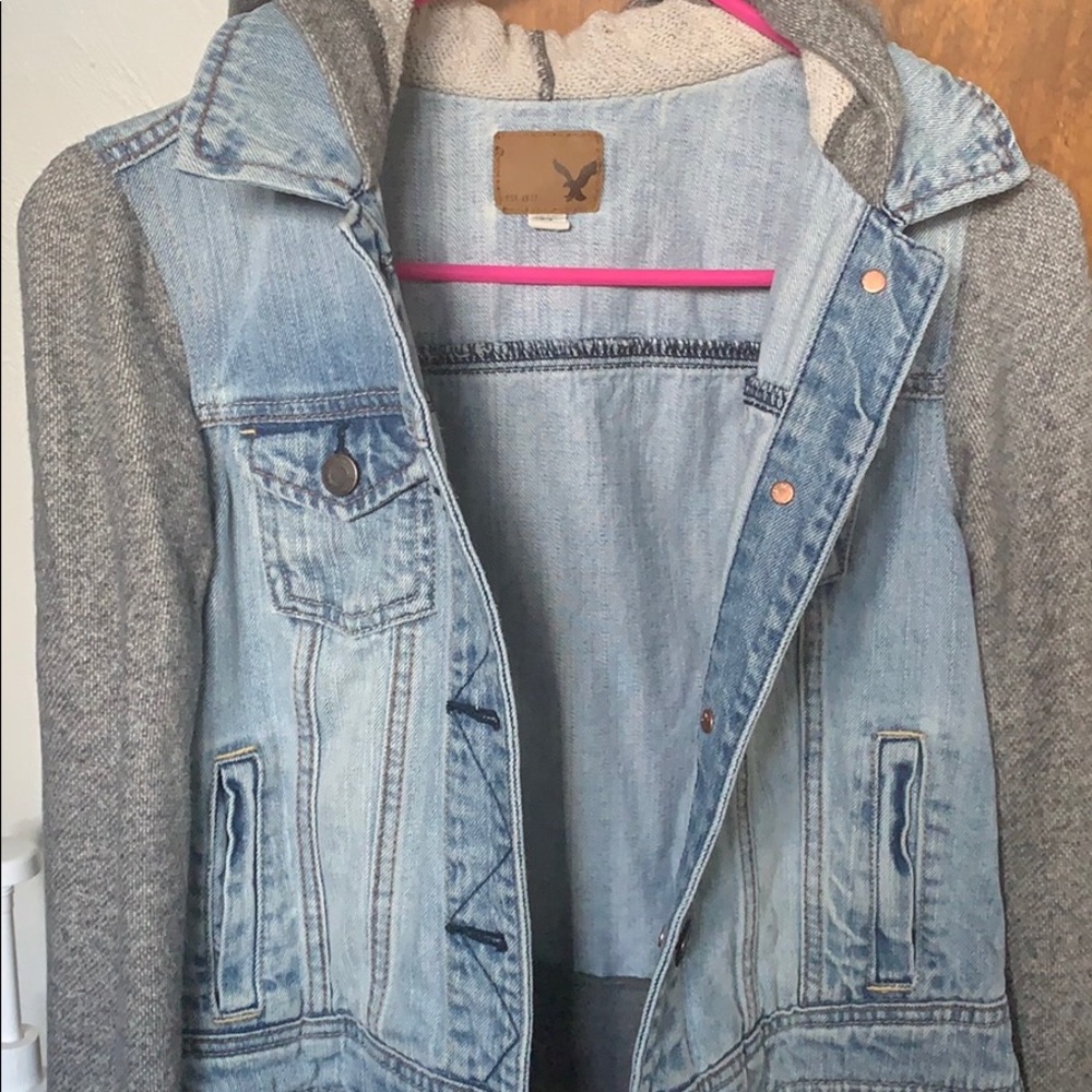 AE jean jacket - Picture 2 of 4